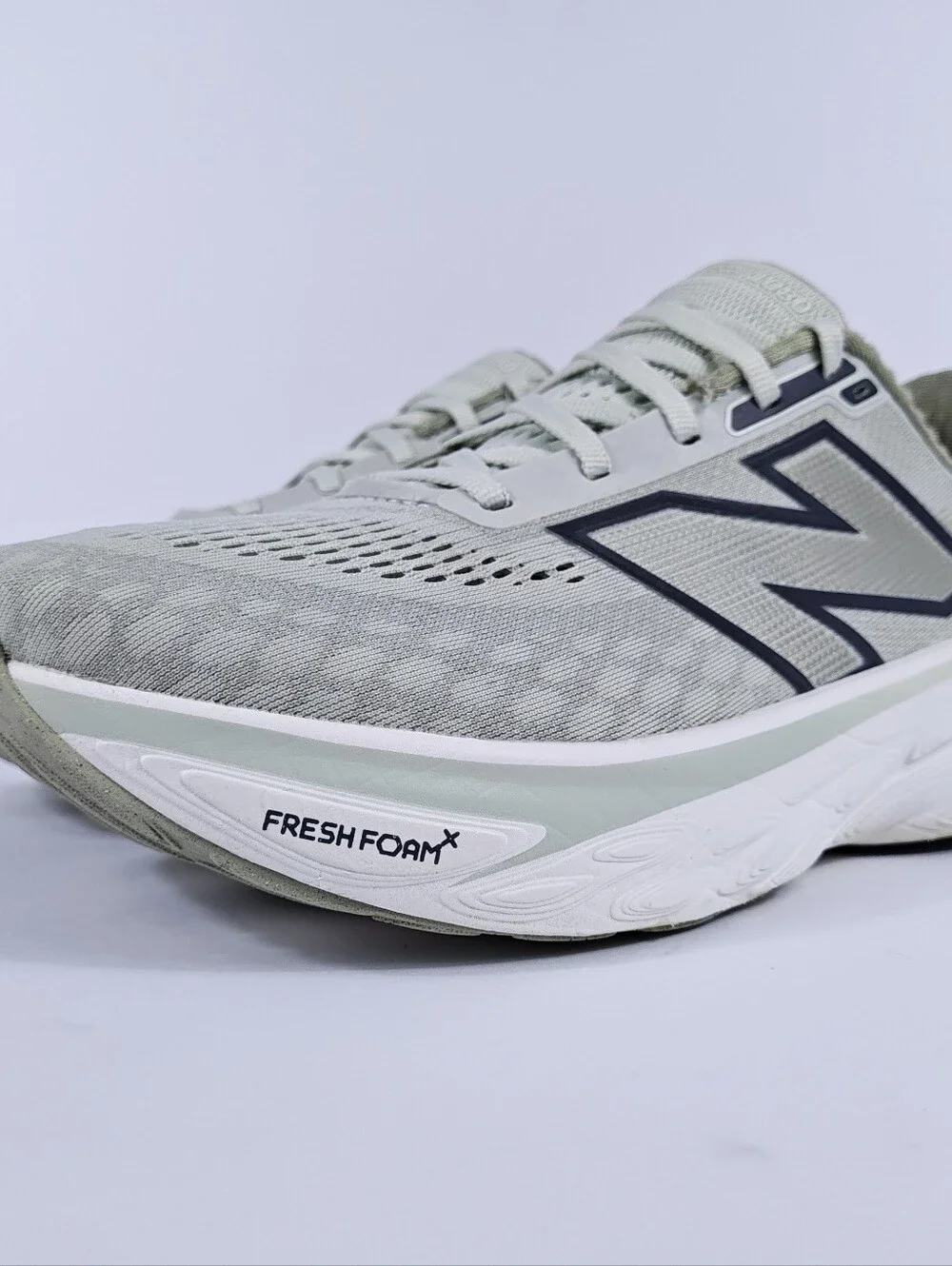 New Balance 1080v14 Womens 9 Wide Max Cushion Road Running Shoes Green White